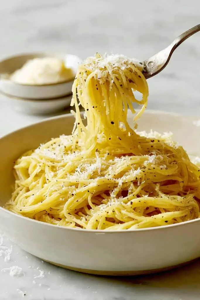Creamy Cacio e Pepe Pasta Recipe